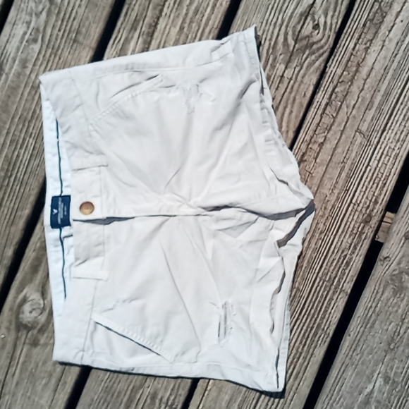 American eagle stretch midi khaki distressed shorts EUC like new - Picture 2 of 6